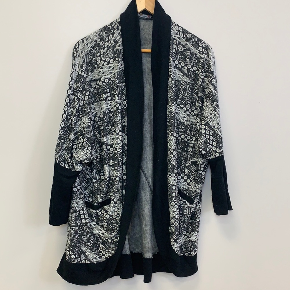 Black and grey patterned cardigan